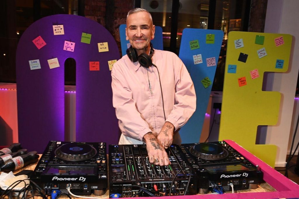 DJ Brooklyna Beckhama otkrio detalje o spornom prvom plesu na svadbi
