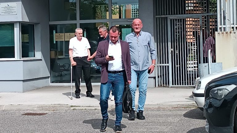 Bužimkić i ostali: Vidio da Nesimović puca u zarobljenike Bužimkić i ostali: Vidio da Nesimović puca u zarobljenike