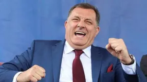 (FOTO) Beograd oblijepljen plakatima sa likom Kim Jong Una: Poznato ko je to uradio