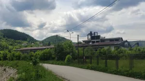 Dok radnici Šipada umiru ne dočekavši penzije: Ko je upravnik koji bere i platu i penziju