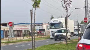 Zabrinjavajući podaci: 100 profesionalnih vozača deportovano iz EU, neki su morali i u zatvor Zabrinjavajući podaci: 100 profesionalnih vozača deportovano iz EU, neki su morali i u zatvor