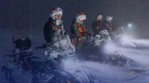 (FOTO i VIDEO) Pripadnici GSS-a spasili lovačkog psa koji se zaglavio u stijenama