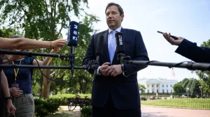 Izviđački tim njemačkih oružanih snaga tiho i tajno napušta Grenland