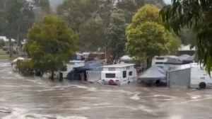 (VIDEO) Nevrijeme pogodilo Tunis: Poginulo pet osoba, zatvorene škole