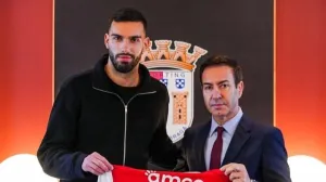 Prije samo nekoliko dana su prodali reprezentativca BiH, a sada su smijenili trenera Prije samo nekoliko dana su prodali reprezentativca BiH, a sada su smijenili trenera