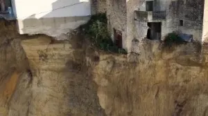 (VIDEO) Kataklizma na Siciliji: Cijeli grad propada, proglašeno vanredno stanje! (VIDEO) Kataklizma na Siciliji: Cijeli grad propada, proglašeno vanredno stanje!