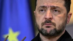 (VIDEO) Jezivi snimak iz Ukrajine: Rusi napali putnički voz, roditelji jedva spasili bebu