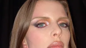 Imate više od 50 godina? Ovi trikovi sa šminkom će vam skinuti 10 godina s lica u trenu