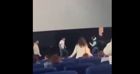 (VIDEO) Nasilnik maltretirao ženu u kinu, a onda ga je bokser UNIŠTIO BATINAMA