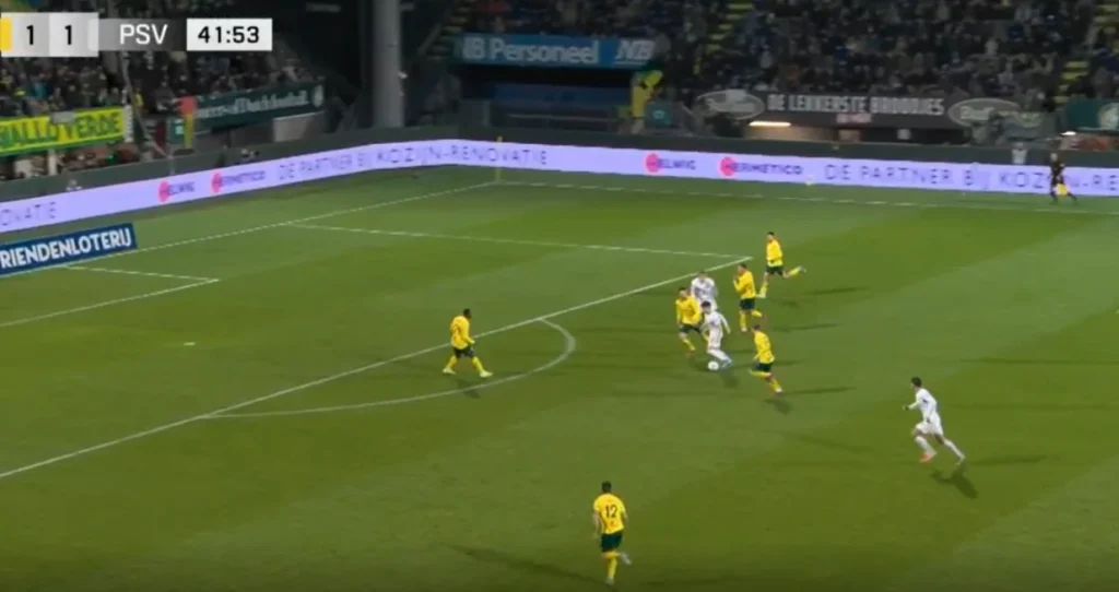 (VIDEO) Bajraktarević je bio okružen dvojicom igrača, zamalo je postigao FANTASTIČAN gol