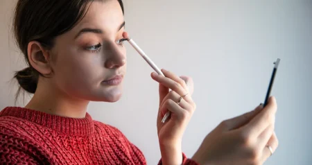 Žurite, a žudite za glamurom? Ovo je trik za perfektno našminkane oči koji svi primijete