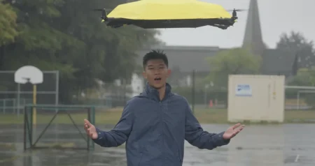 Izum stoljeća: Pojavio se kišobran koji ne morate nositi u ruci – on lebdi iznad vas