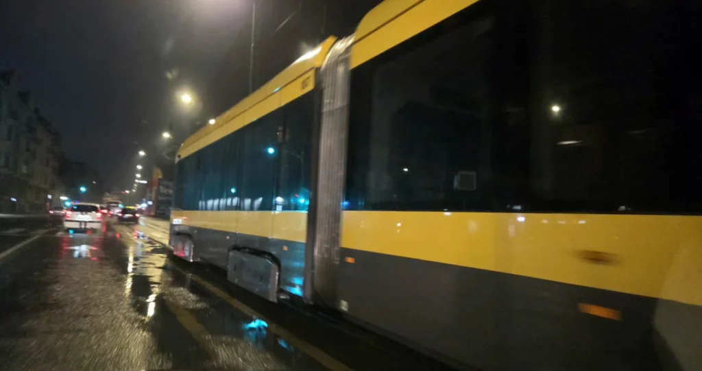 Tramvaj udario pješaka na Stupu: Javni prevoz obustavljen, uviđaj u toku