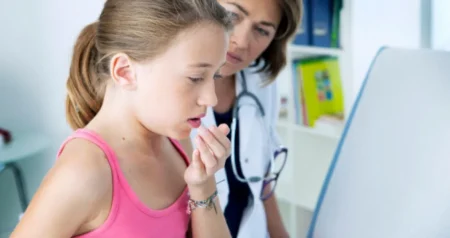 Smiruje iritaciju grla: Jednostavan narodni lijek protiv kašlja!