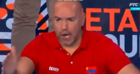 (VIDEO) Trenutak HAOSA u reprezentaciji Hrvatske: Igrači se svađaju, selektor počeo psovati…