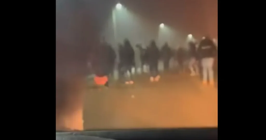 (VIDEO) HAOS U TUZLI: Napadnuti navijači Crvene zvezde, pojavili se i snimci sa mjesta sukoba