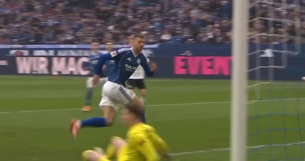 (VIDEO) GOOOOOOOOL: Kakav debi iz snova, Džeko spašava Schalke!