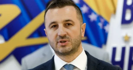 NiP prozvao Efendića: Kako misliš biti član Predsjedništva, a nisi riješio podvožnjak u Buća Potoku?