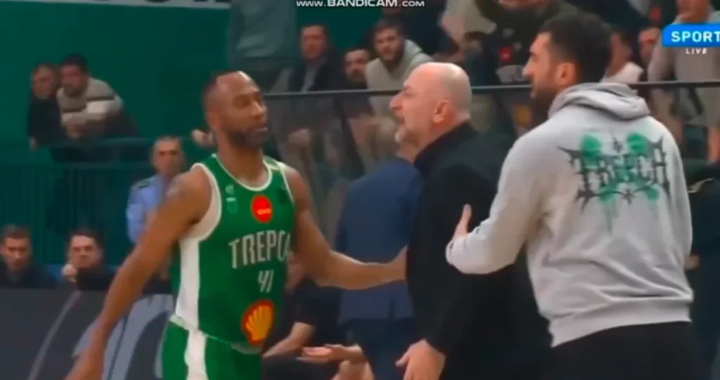 (VIDEO) Adis Bećiragić napravio HAOS na Kosovu: Utrčao na parket i uz psovke prekinuo utakmicu