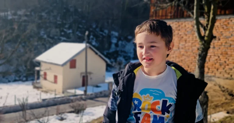 (VIDEO) Da vam srce pukne: Pokrenut apel za Ahmeta, dječaka s jednom željom – da mu je otac živ