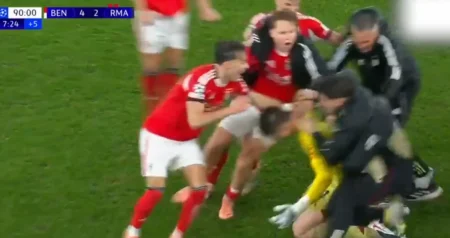 PA OVO SE NE PAMTI: Pogledajte kako je golman u posljednjim sekundama odveo svoj Benficu u nokaut fazu