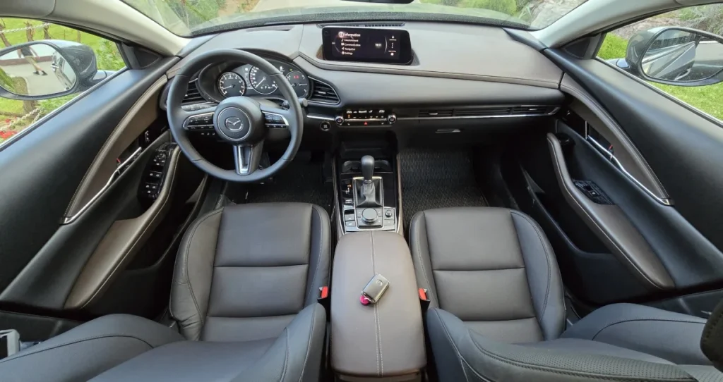 Koja boja automobila najviše privlači kupce? Mnogi je smatraju i najdosadnijom