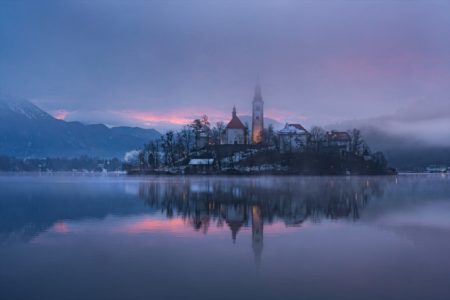 Bajkoviti prizori Bledskog jezera u Sloveniji