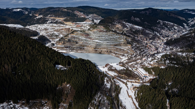 Prelijepi prizori zaleđenog jezera kod Vareša Prelijepi prizori zaleđenog jezera kod Vareša