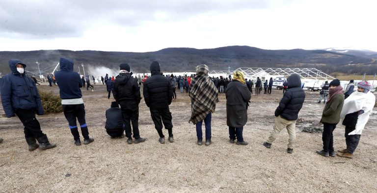 Kako je novinarima zabranjen razgovor s teško povrijeđenim migrantima iz Sudana