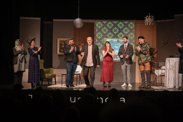 Poslanik – Zastupnik na sceni Bosanskog kulturnog centra Tuzla Poslanik – Zastupnik na sceni Bosanskog kulturnog centra Tuzla