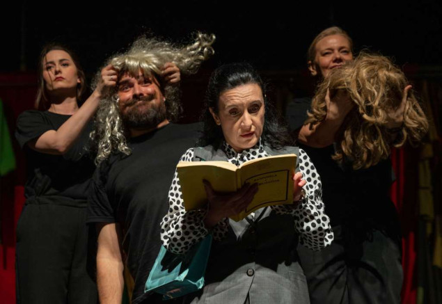 Veljača u HNK Mostar – od kultnih komedija do dramskih komada Veljača u HNK Mostar – od kultnih komedija do dramskih komada