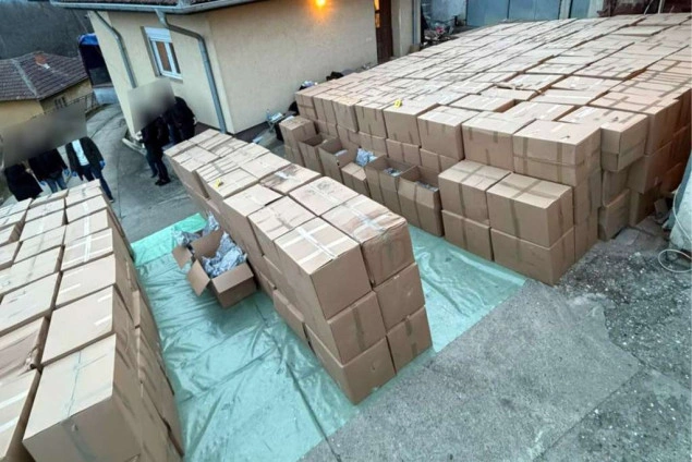 Srbijanska policija zaplijenila oko pet tona marihuane kod Kruševca, uhapšene dvije osobe Srbijanska policija zaplijenila oko pet tona marihuane kod Kruševca, uhapšene dvije osobe