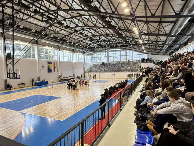 Otvorena sportska dvorana Srednjoškolskog centra u Travniku Otvorena sportska dvorana Srednjoškolskog centra u Travniku