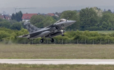 Indija odobrila plan kupovine 114 francuskih borbenih aviona Rafale