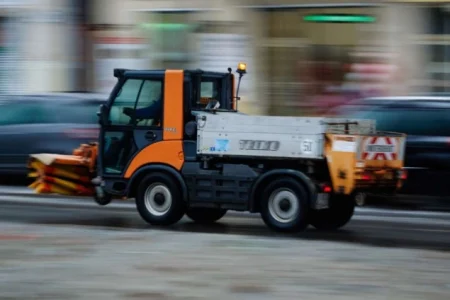 Snijeg i ledena kiša paralizirali saobraćaj širom Njemačke, stotine nesreća Snijeg i ledena kiša paralizirali saobraćaj širom Njemačke, stotine nesreća