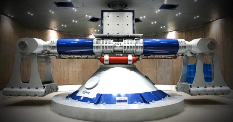 Najmoćniji stroj za hipergravitaciju komprimira prostor i vrijeme