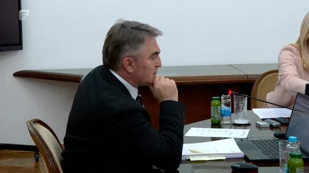 Komisija za nacionalne spomenike ostala bez stranih eksperata, presudan bio Komšićev glas