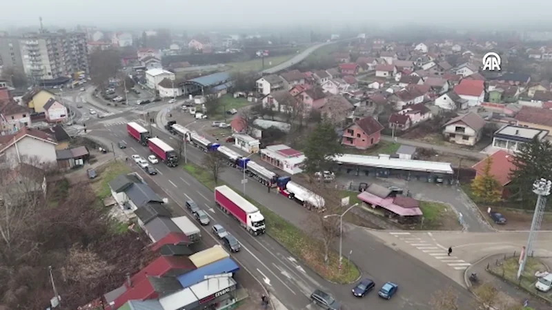 Kamioni stoje, poruka jasna: Bez prava na rad nema prolaza Kamioni stoje, poruka jasna: Bez prava na rad nema prolaza