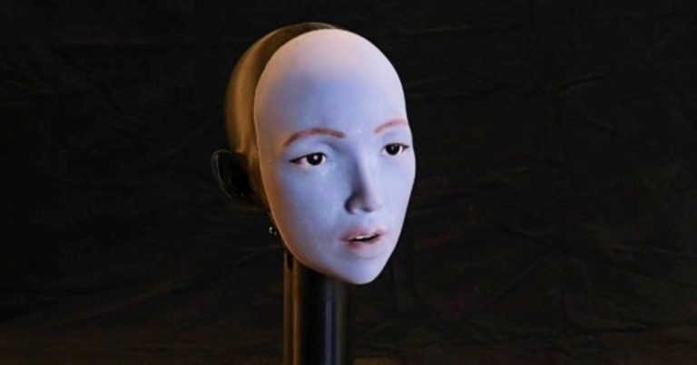 Robot naučio govoriti gledajući filmove na YouTubeu Robot naučio govoriti gledajući filmove na YouTubeu