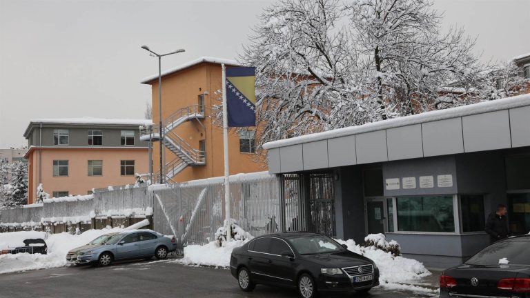 Lučarević: Ranjavanje vojnika u kamionu prilikom povlačenja kolone Lučarević: Ranjavanje vojnika u kamionu prilikom povlačenja kolone