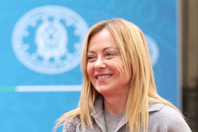 Kako je lice premijerke Meloni završilo na freski u Italiji