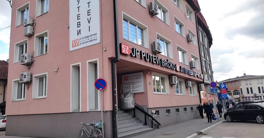 JP PUTEVI BRČKO: У овој години ЈП Путеви Брчко планира изградњу три кружна тока на подручју Брчко…
