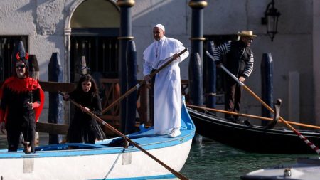 Venecijanski karneval pod maskama: Od pape do olimpijskih krugova i pacova