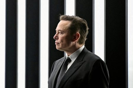 Elon Musk postao je prva osoba u historiji čije je bogatstvo premašilo 800 milijardi dolara