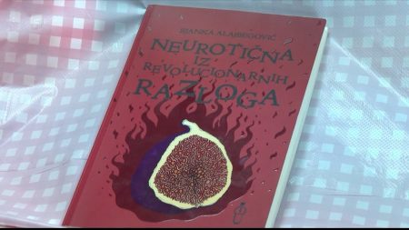 Neurotična iz revolucionarnih razloga – poezija Bjanke Alajbegović