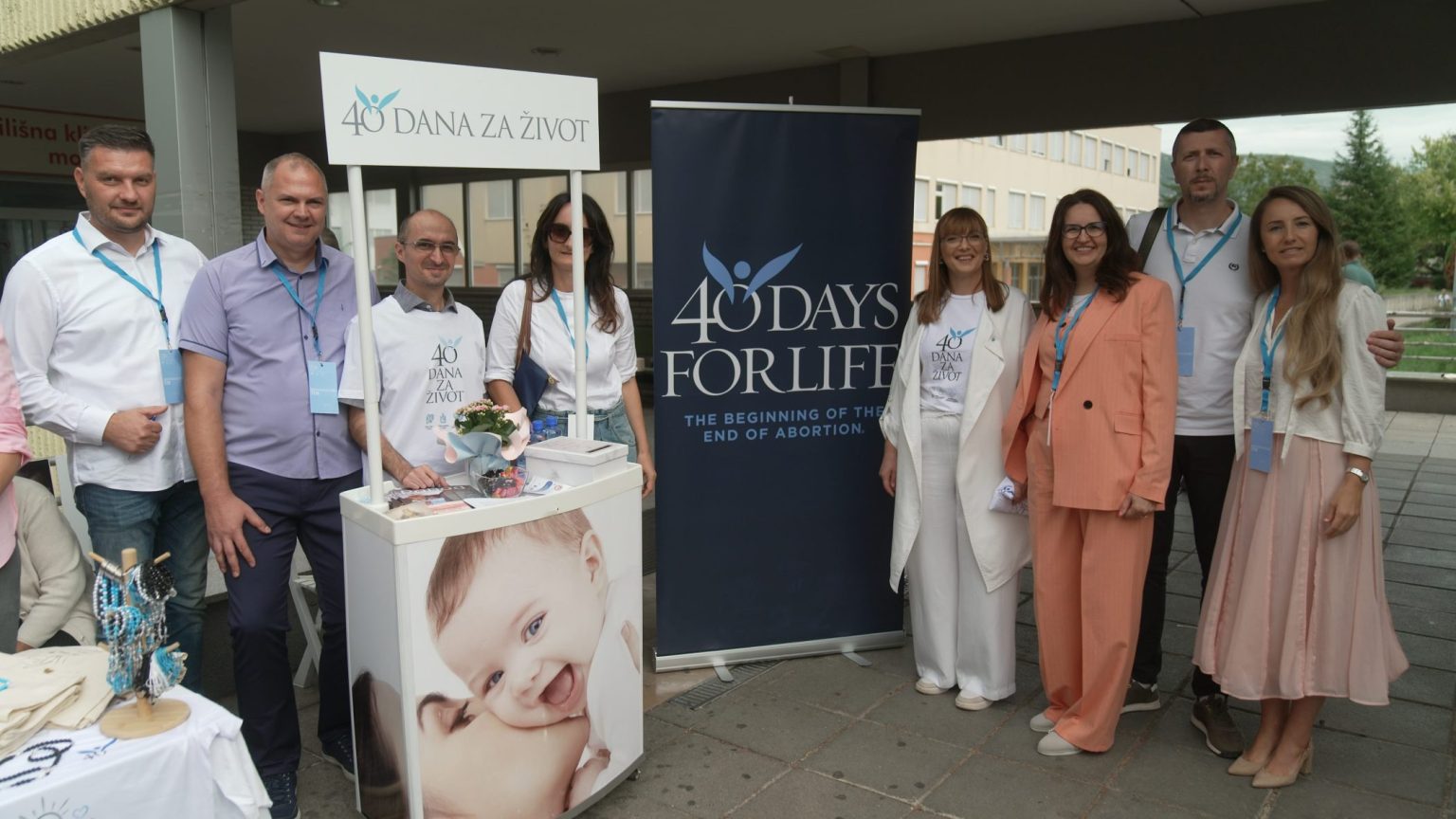 Institucije bez odgovornosti zbog kampanje protiv abortusa ispred bolnice