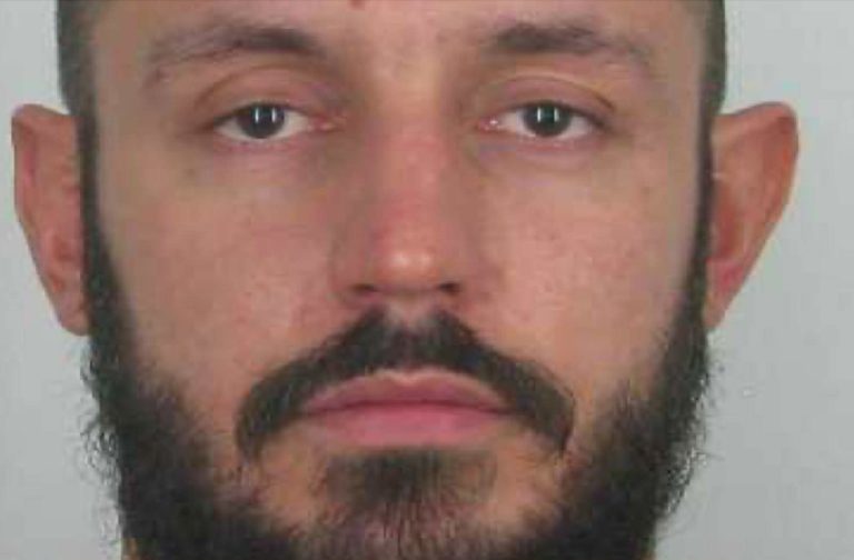 Vođa Škaljarskog klana Sani Al Murda osuđen na 15 godina zatvora u Belgiji; njegova kriminalna grupa u Evropu uvezla stotine kilograma kokaina Vođa Škaljarskog klana Sani Al Murda osuđen na 15 godina zatvora u Belgiji; njegova kriminalna grupa u Evropu uvezla stotine kilograma kokaina