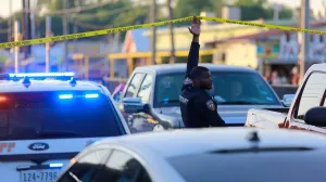 Stravična nesreća u Americi: Devedesetdvogodišnjakinja se zabila u trgovinu, ima mrtvih