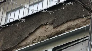 Ponovo se obrušila fasada u centru Sarajeva: Prolaznik povrijeđen