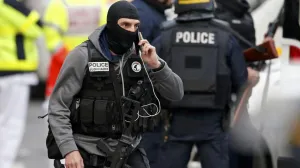 Policija pucala na muškarca koji ih je pokušao napasti nožem: U kritičnom je stanju